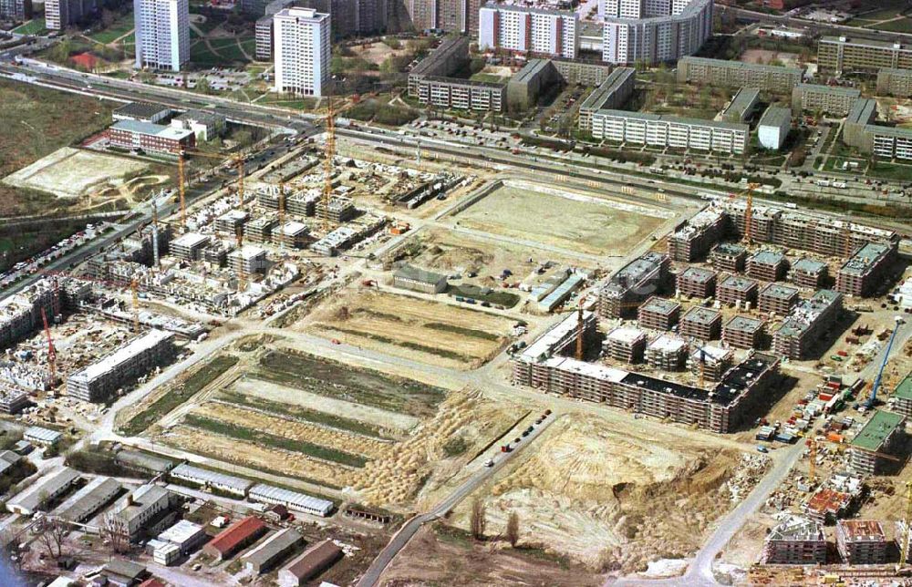 Luftaufnahme Berlin - Marzahn - Bau des Wohngebietes Landsberger Tor