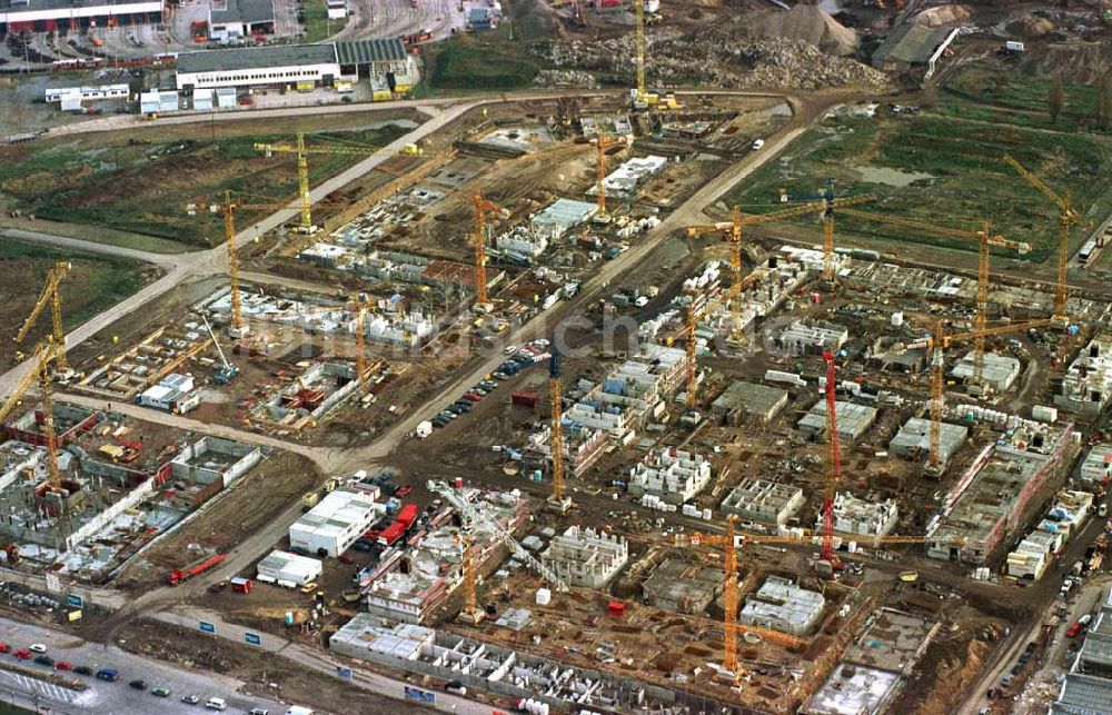 Berlin von oben - Bau des Wohnviertels Landsberger Tor an der Landsberger Allee