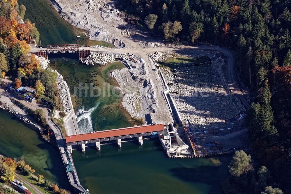 Baierbrunn von oben - Bauarbeiten am Isarwehr bei Baierbrunn im Landkreis München im Bundesland Bayern