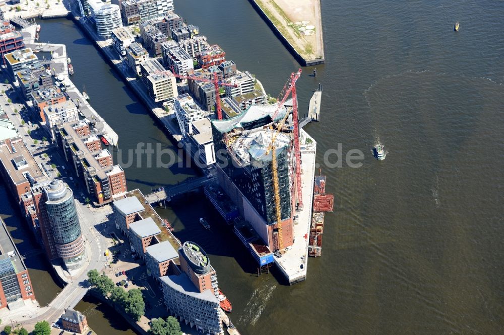 Luftaufnahme Hamburg - Bauarbeiten am Konzerthaus Elbphilharmonie am Platz der Deutschen Einheit am Ufer der Elbe in Hamburg