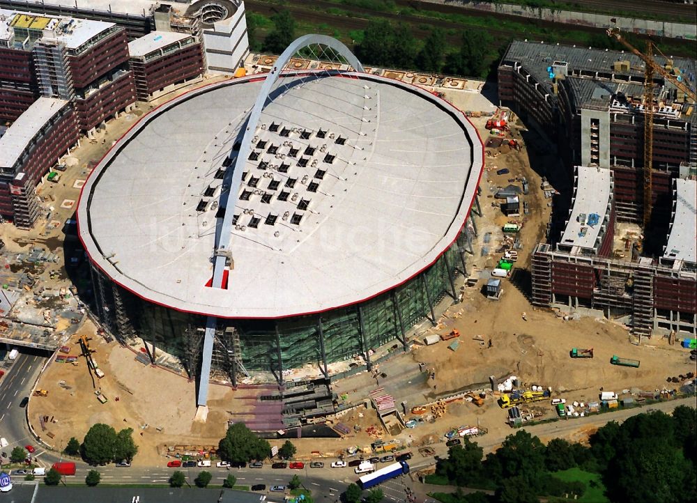 Köln aus der Vogelperspektive: Bauarbeiten am Neubau des Veranstaltungsort LANXESS arena ( bis 2008 Kölnarena ) in Köln im Bundesland Nordrhein-Westfalen