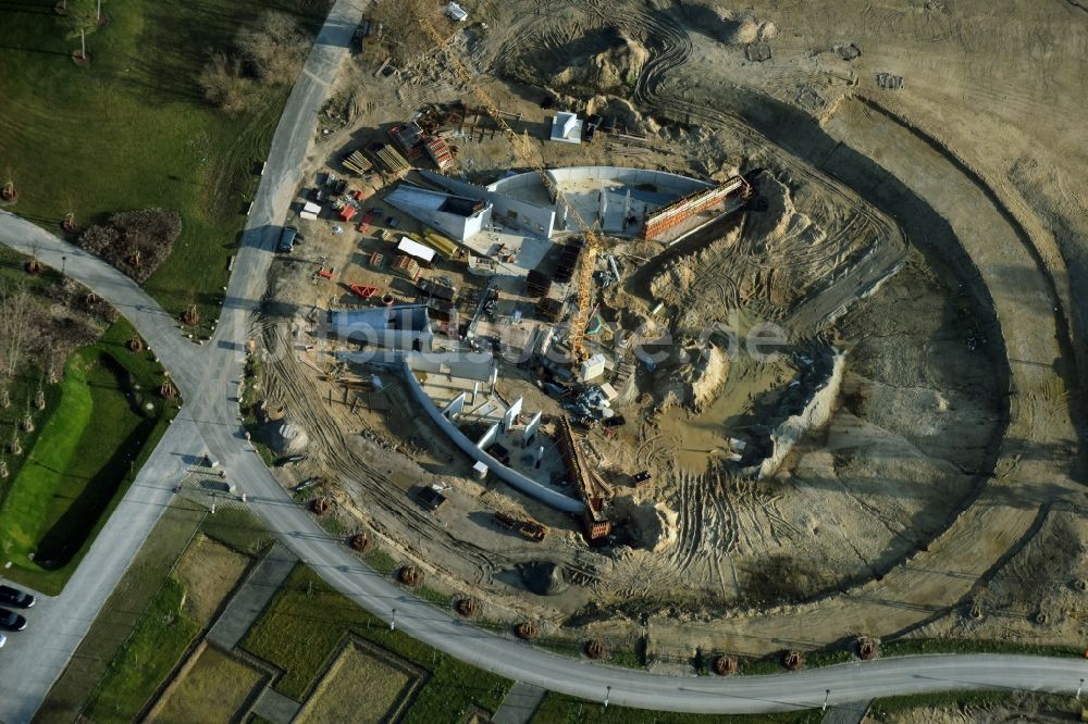 Luftaufnahme Berlin - Bauarbeiten zu einer neuen Bühne am Gelände der IGA 2017 im Bezirk Marzahn-Hellersdorf in Berlin