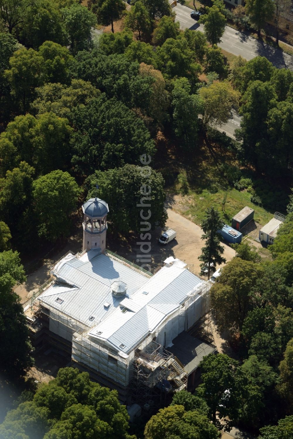 Luftaufnahme Berlin - Bauarbeiten im Rahmen der IGA 2017 am Schloss Biesdorf im Bezirk Marzahn-Hellersdorf in Berlin