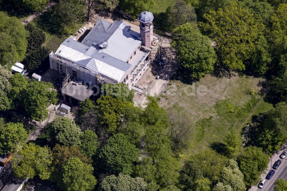 Berlin aus der Vogelperspektive: Bauarbeiten im Rahmen der IGA 2017 am Schloss Biesdorf im Bezirk Marzahn-Hellersdorf in Berlin