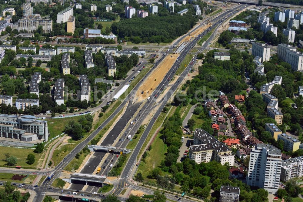 Luftaufnahme Warschau - Bauarbeiten an der Schnellstraße S8 (E67) im Bezirk Wola in Warschau in Polen