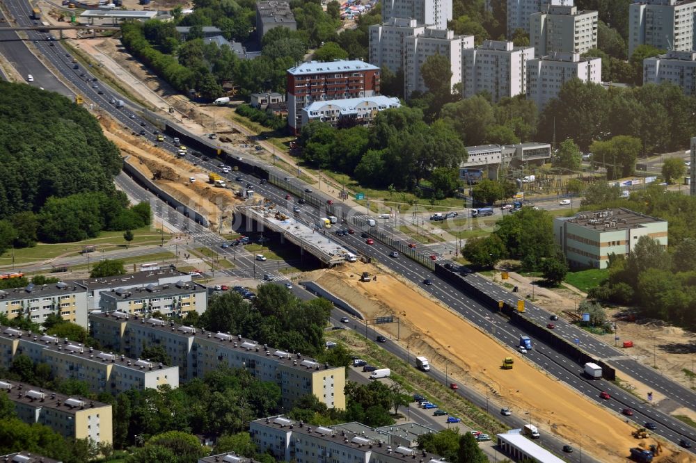 Warschau aus der Vogelperspektive: Bauarbeiten an der Schnellstraße S8 (E67) im Bezirk Wola in Warschau in Polen