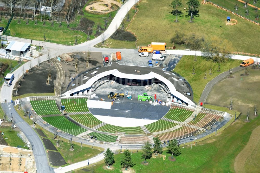 Luftbild Berlin - Bauarbeiten zum Besucherzentrum am Eingang des Geländes der IGA 2017 im Bezirk Marzahn-Hellersdorf in Berlin