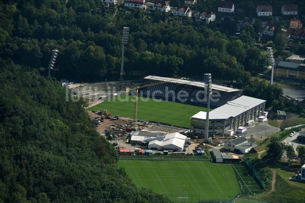 Luftaufnahme Aue - Bauarbeiten zum Umbau des Fussballstadion Sparkassen-Erzgebirgsstadion des Vereins FC Erzgebirge Aue in Aue im Bundesland Sachsen