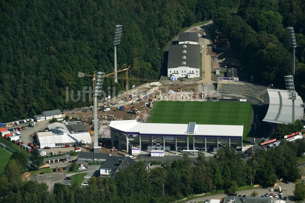 Luftaufnahme Aue - Bauarbeiten zum Umbau des Fussballstadion Sparkassen-Erzgebirgsstadion des Vereins FC Erzgebirge Aue in Aue im Bundesland Sachsen