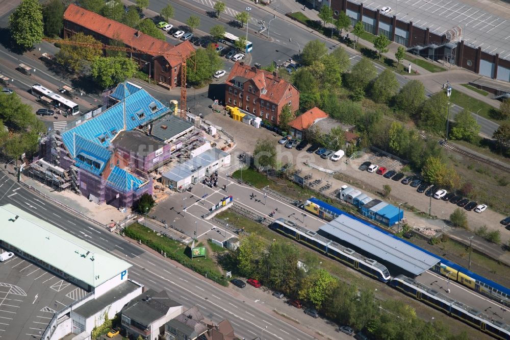 Cuxhaven von oben - Bauarbeiten zur Sanierung am Gleisverlauf und Bahnhofsgebäude im Ortsteil Döse in Cuxhaven im Bundesland Niedersachsen, Deutschland