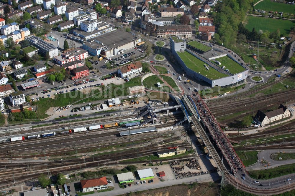 Luftbild Weil am Rhein - Bauarbeiten zur Sanierung und Optimierung am Gleisverlauf und Bahnhofsgebäude in Weil am Rhein im Bundesland Baden-Württemberg, Deutschland