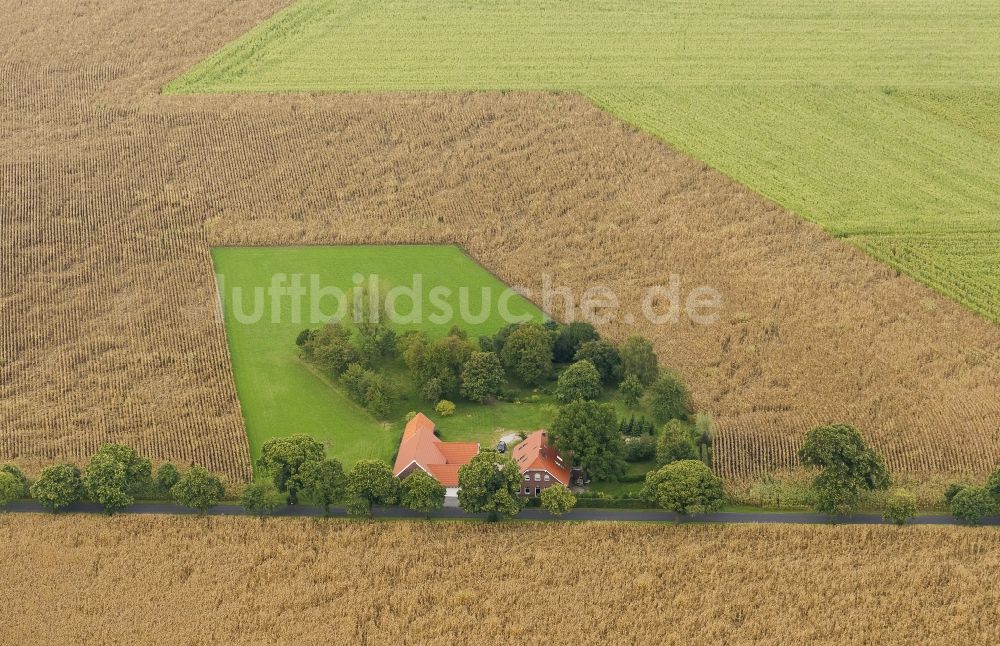 Luftaufnahme Alpen - Bauernhof an der Bönninghardter Straße in der Nähe von Alpen in Nordrhein-Westfalen