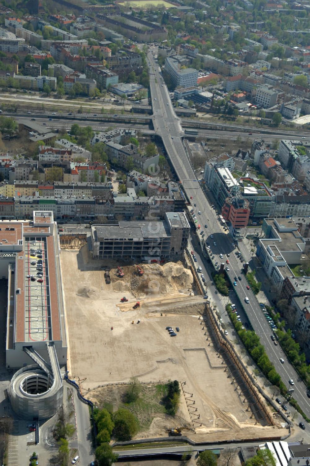 Berlin aus der Vogelperspektive: Baufeld Einkaufszentrum Boulevard Berlin