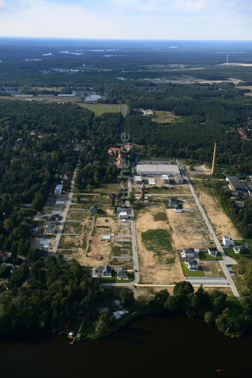 Luftbild Königs Wusterhausen - Baufeld des künftigen Wohngebietes Königsufer am Ufer des Zernsee am Wustroweg in Königs Wusterhausen im Bundesland Brandenburg