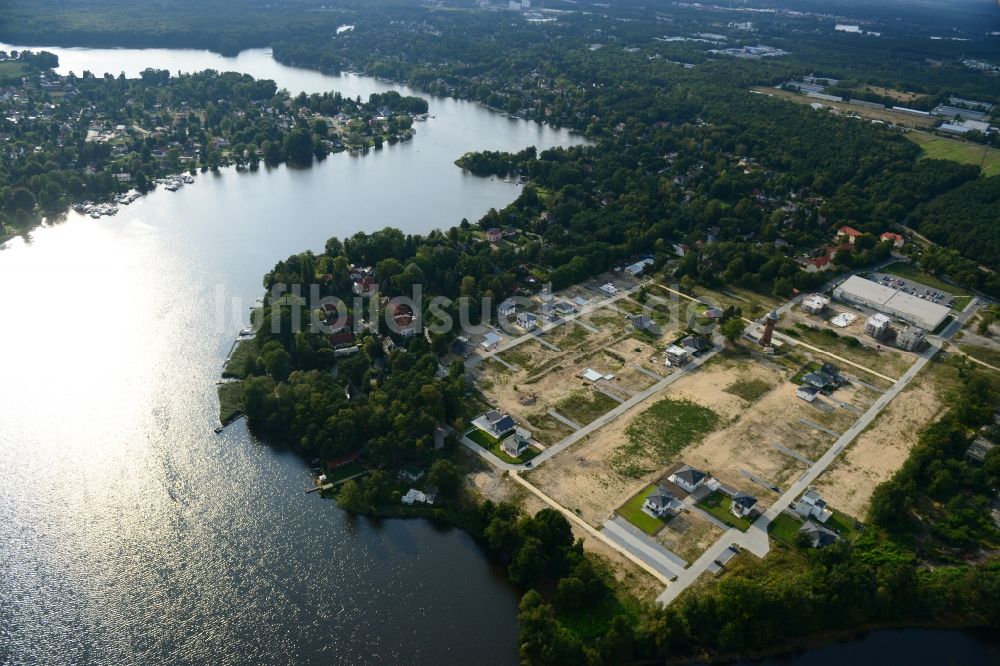 Luftaufnahme Königs Wusterhausen - Baufeld des künftigen Wohngebietes Königsufer am Ufer des Zernsee am Wustroweg in Königs Wusterhausen im Bundesland Brandenburg