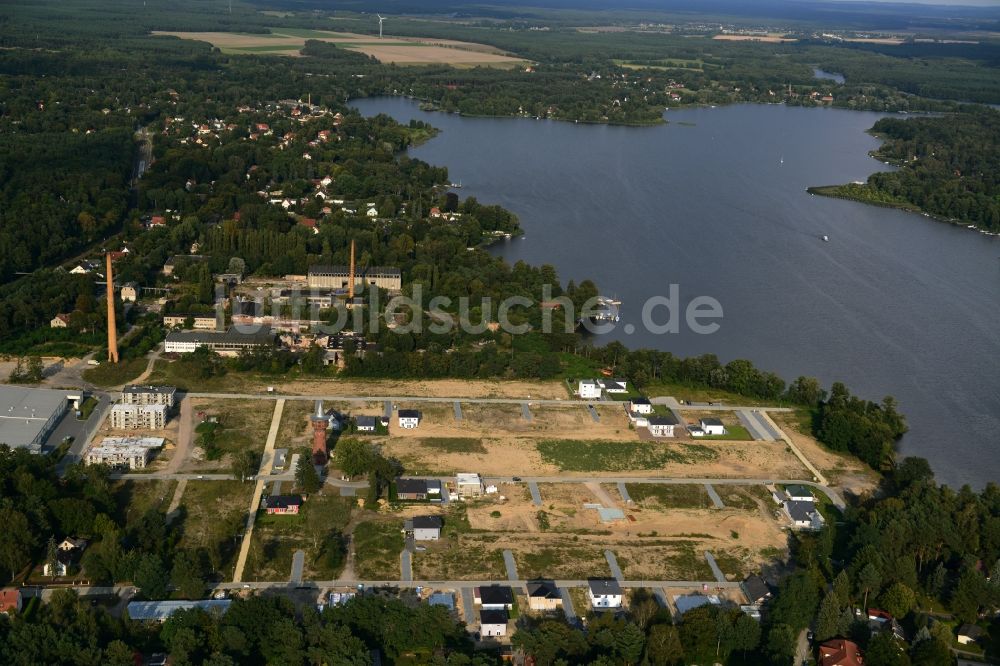 Luftaufnahme Königs Wusterhausen - Baufeld des künftigen Wohngebietes Königsufer am Ufer des Zernsee am Wustroweg in Königs Wusterhausen im Bundesland Brandenburg