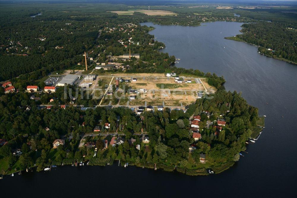 Königs Wusterhausen von oben - Baufeld des künftigen Wohngebietes Königsufer am Ufer des Zernsee am Wustroweg in Königs Wusterhausen im Bundesland Brandenburg