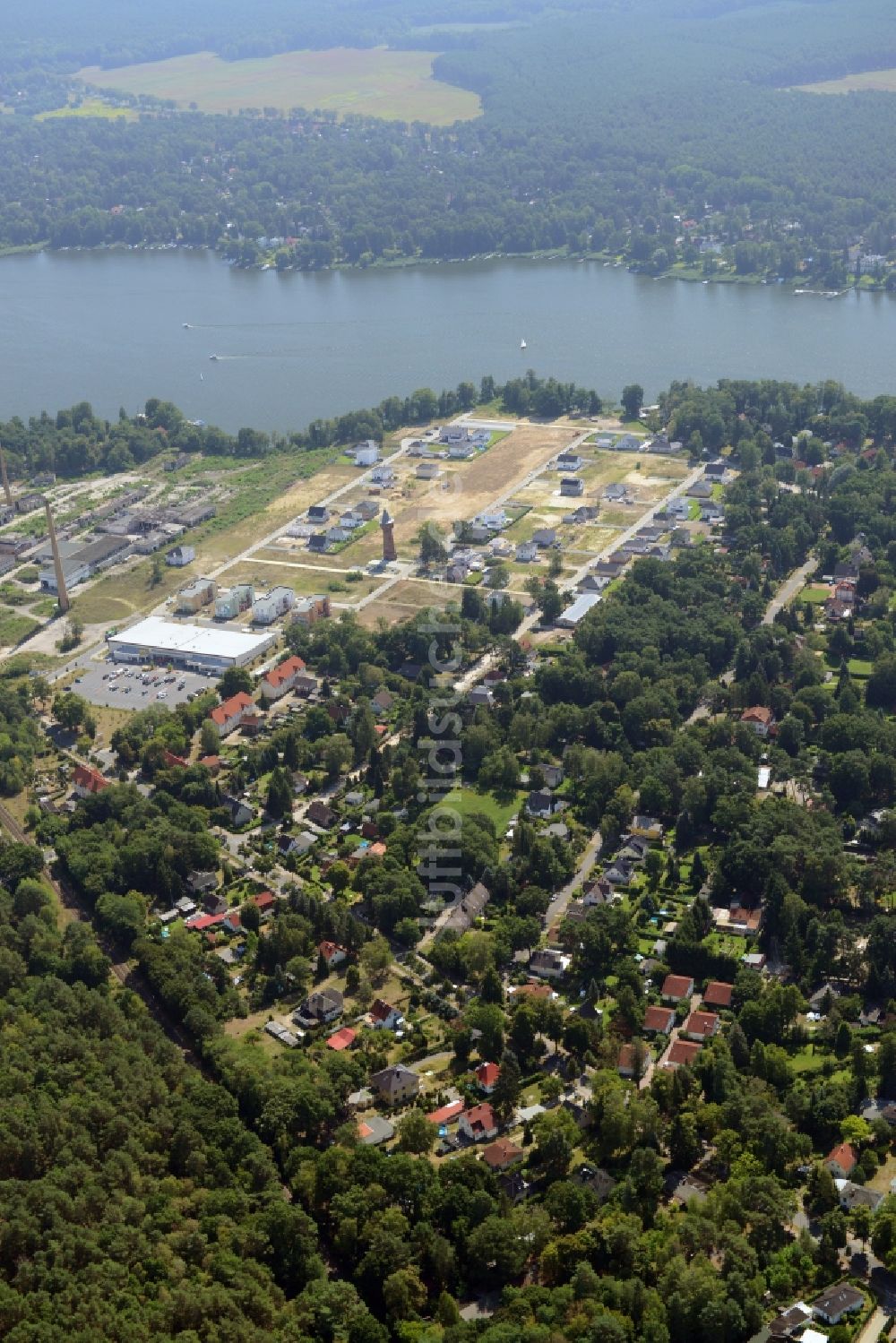 Luftbild Königs Wusterhausen - Baufeld des künftigen Wohngebietes Königsufer am Ufer des Zernsee am Wustroweg in Königs Wusterhausen im Bundesland Brandenburg