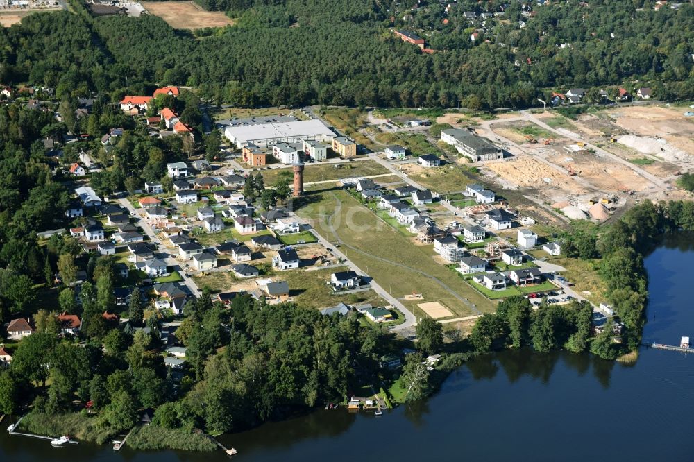 Königs Wusterhausen von oben - Baufeld des künftigen Wohngebietes Königsufer am Ufer des Zernsee am Wustroweg im Stadtteil Zernsdorf in Königs Wusterhausen im Bundesland Brandenburg