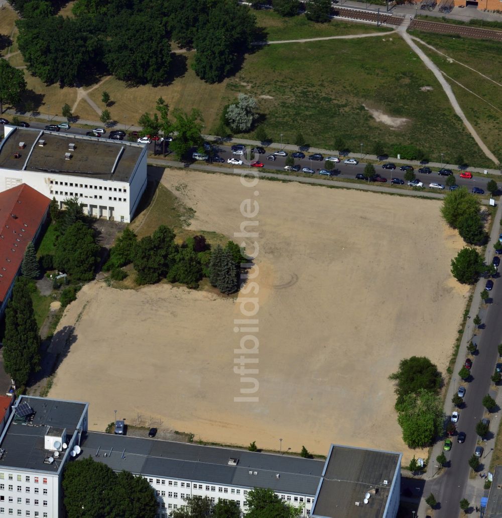 Luftaufnahme Berlin-Adlershof - Baufläche für Bürogebäude am Medienstandort in Berlin Adlershof