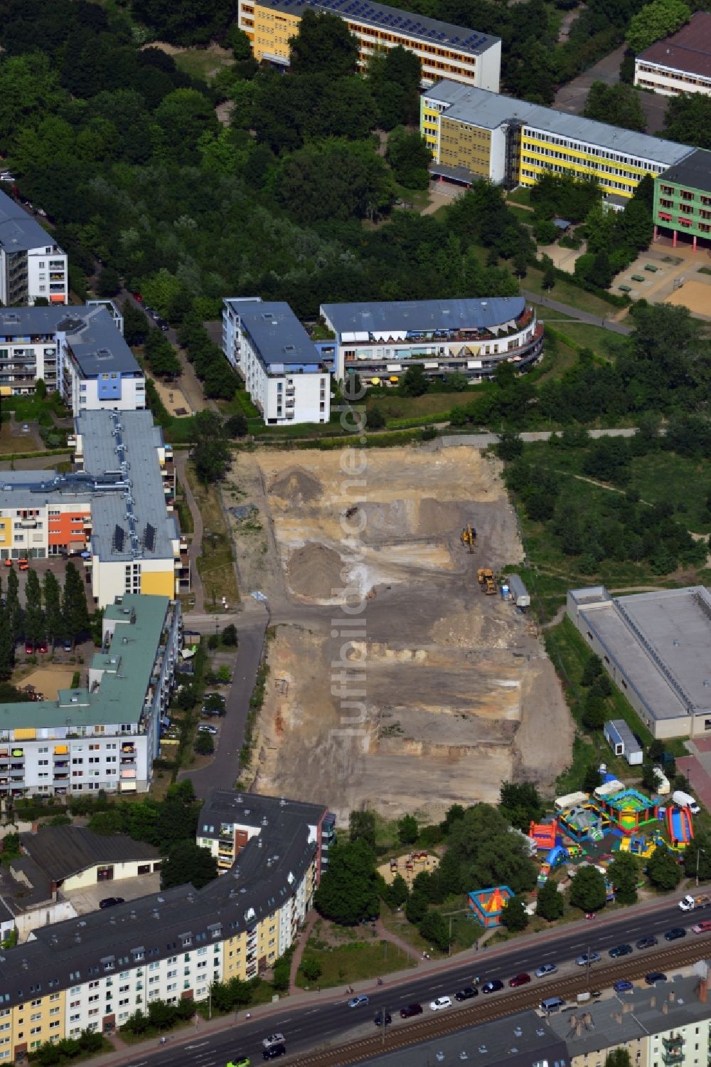 Luftaufnahme Berlin-Treptow-Köpenick - Baufläche in einem Wohngbiet in Berlin-Treptow-Köpenick im Bundesland