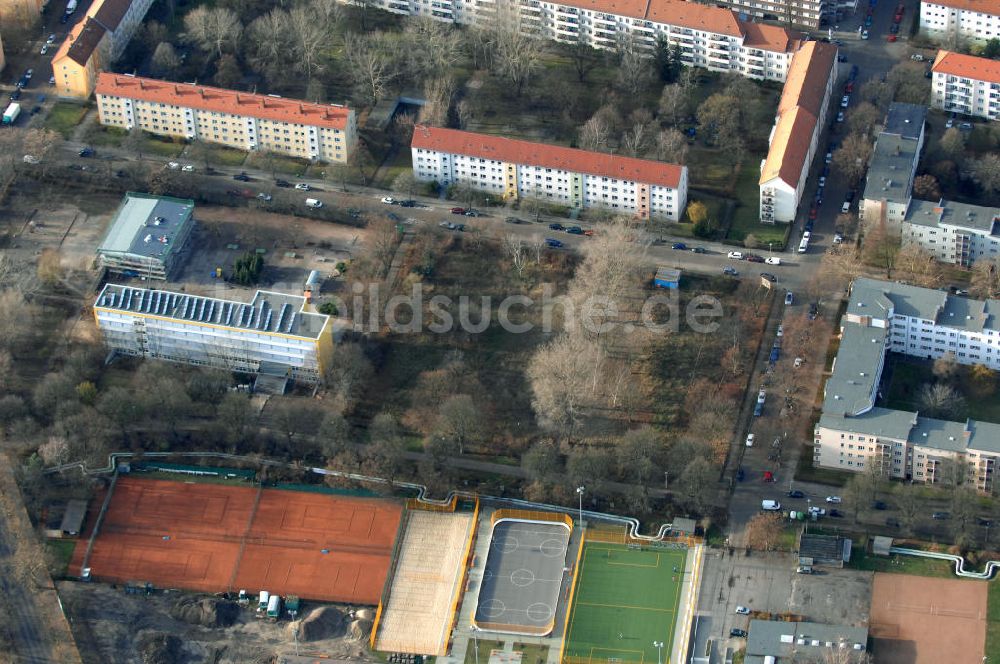 Berlin aus der Vogelperspektive: Baufläche des geplanten Wohnneubauviertels Friedrichsfelder Stadtgärten in Berlin-Lichtenberg