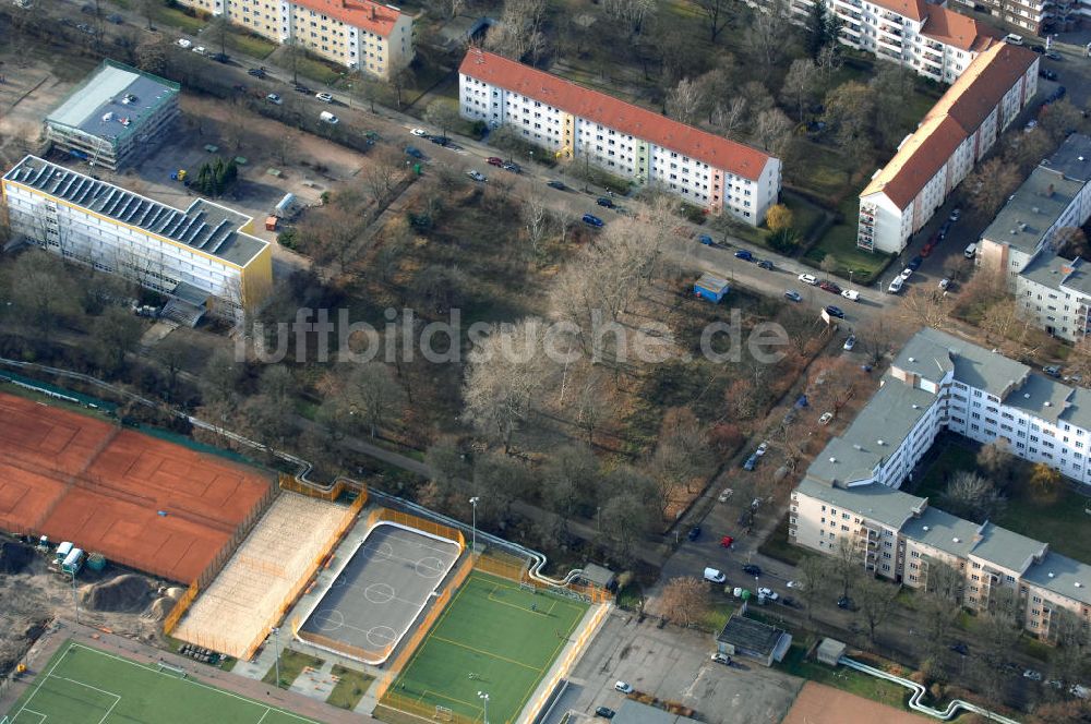 Luftbild Berlin - Baufläche des geplanten Wohnneubauviertels Friedrichsfelder Stadtgärten in Berlin-Lichtenberg