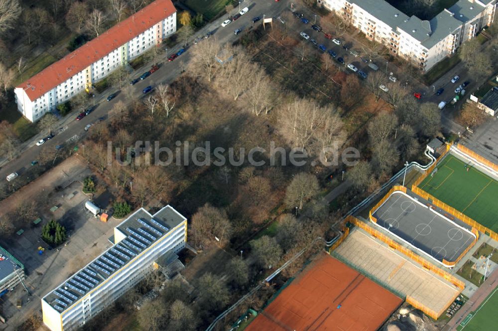 Berlin aus der Vogelperspektive: Baufläche des geplanten Wohnneubauviertels Friedrichsfelder Stadtgärten in Berlin-Lichtenberg