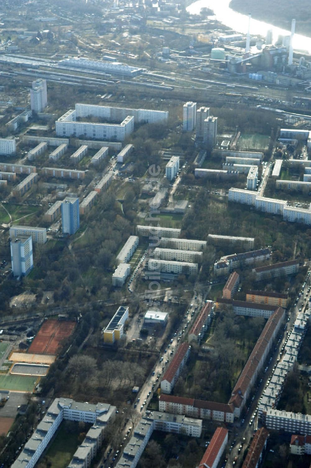 Luftaufnahme Berlin - Baufläche des geplanten Wohnneubauviertels Friedrichsfelder Stadtgärten in Berlin-Lichtenberg