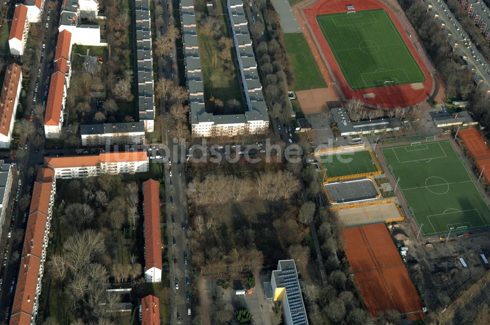 Berlin aus der Vogelperspektive: Baufläche des geplanten Wohnneubauviertels Friedrichsfelder Stadtgärten in Berlin-Lichtenberg