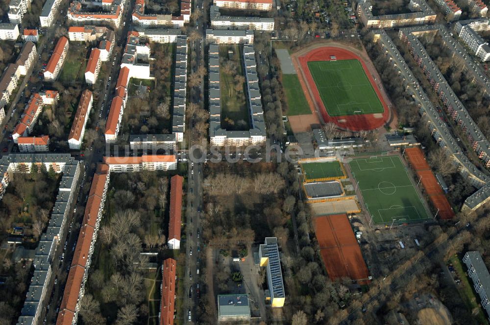 Luftbild Berlin - Baufläche des geplanten Wohnneubauviertels Friedrichsfelder Stadtgärten in Berlin-Lichtenberg