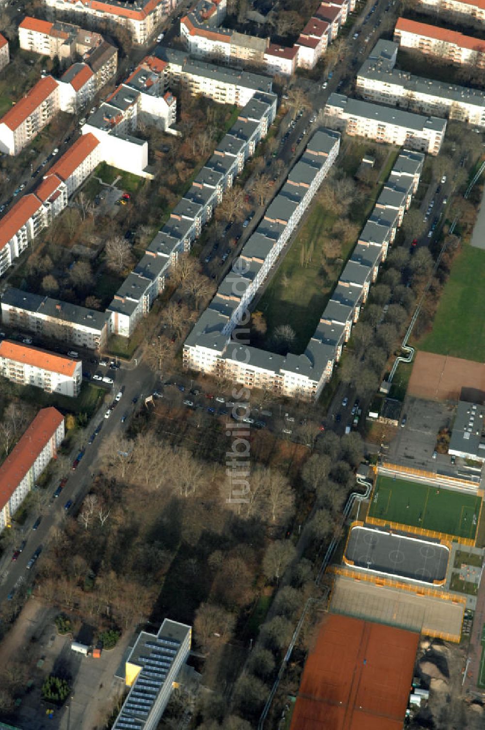 Berlin von oben - Baufläche des geplanten Wohnneubauviertels Friedrichsfelder Stadtgärten in Berlin-Lichtenberg