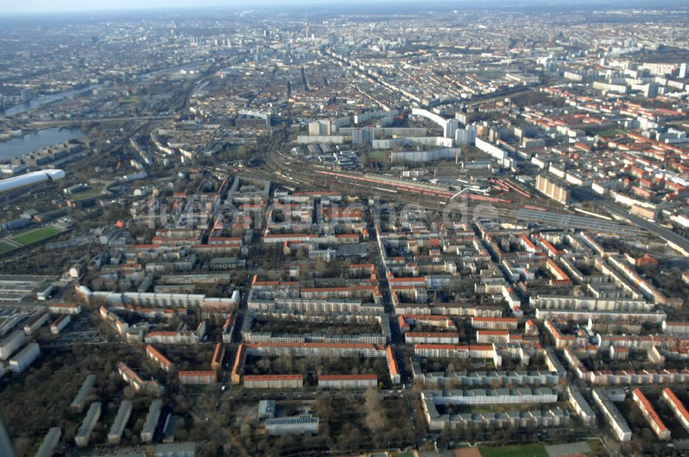 Luftaufnahme Berlin - Baufläche des geplanten Wohnneubauviertels Friedrichsfelder Stadtgärten in Berlin-Lichtenberg