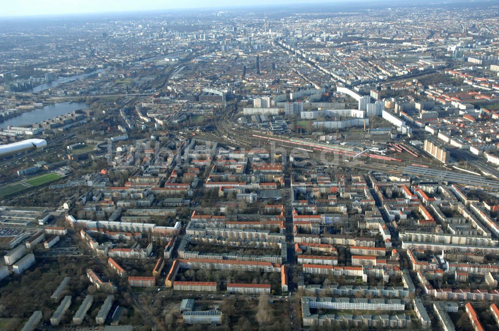 Berlin von oben - Baufläche des geplanten Wohnneubauviertels Friedrichsfelder Stadtgärten in Berlin-Lichtenberg