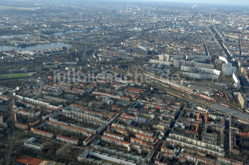 Luftbild Berlin - Baufläche des geplanten Wohnneubauviertels Friedrichsfelder Stadtgärten in Berlin-Lichtenberg