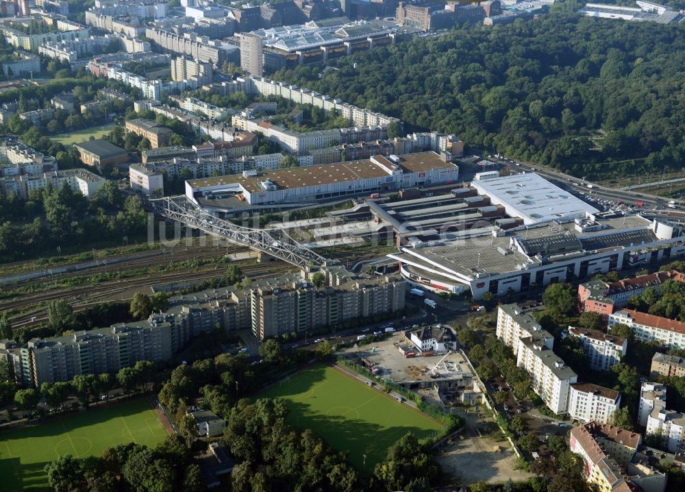 Berlin von oben - Baufläche für ein Studentenwohnheim am S-Bahnhof Gesundbrunnen-Center in Berlin Wedding