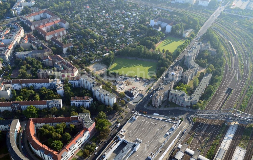 Berlin von oben - Baufläche für ein Studentenwohnheim am S-Bahnhof Gesundbrunnen-Center in Berlin Wedding