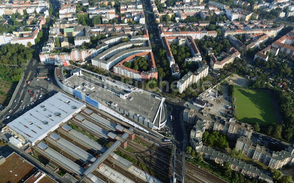 Luftbild Berlin - Baufläche für ein Studentenwohnheim am S-Bahnhof Gesundbrunnen-Center in Berlin Wedding