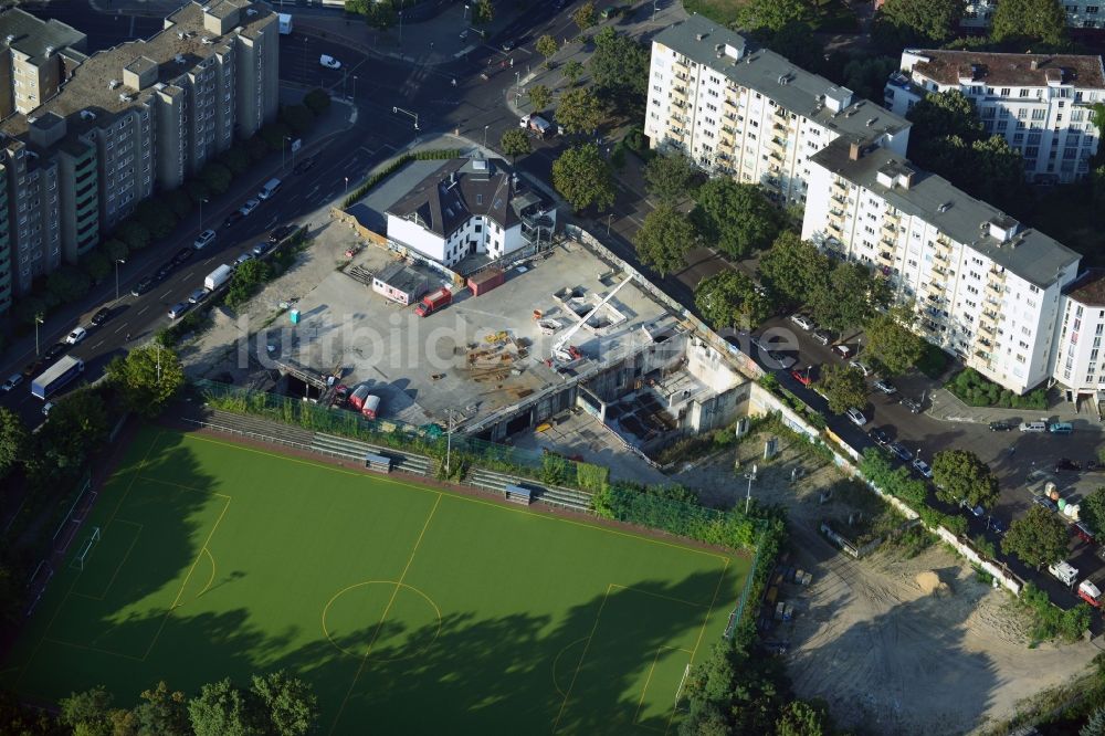 Luftbild Berlin - Baufläche für ein Studentenwohnheim am S-Bahnhof Gesundbrunnen-Center in Berlin Wedding