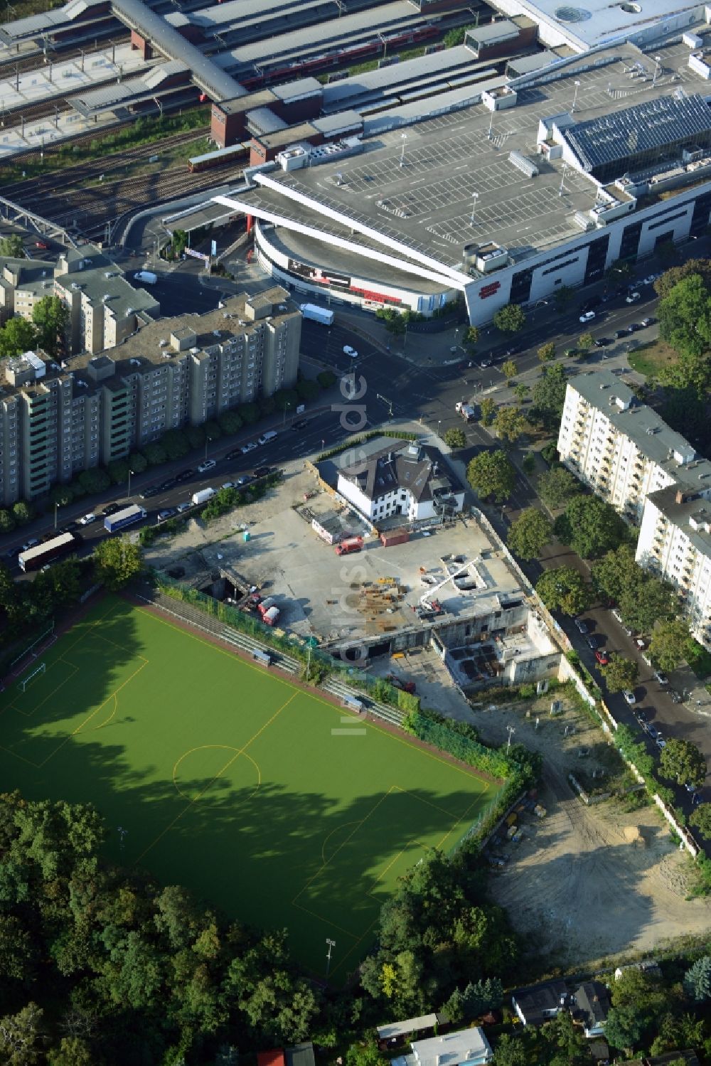 Luftaufnahme Berlin - Baufläche für ein Studentenwohnheim am S-Bahnhof Gesundbrunnen-Center in Berlin Wedding