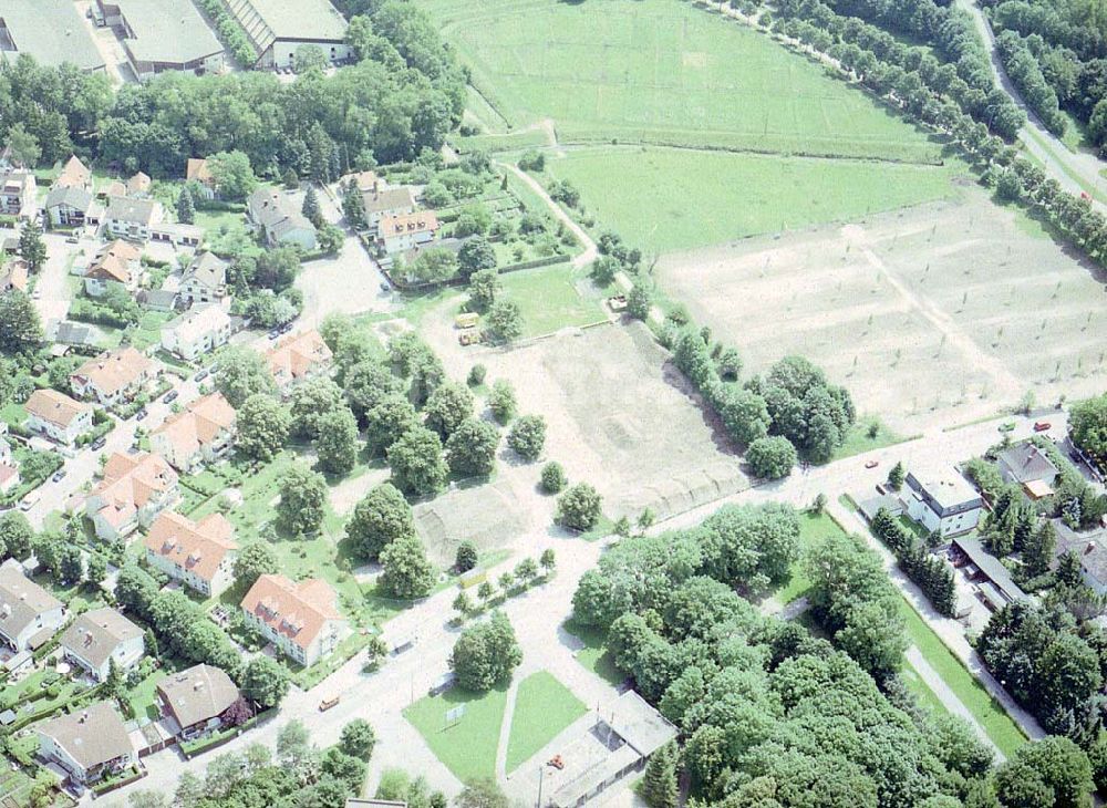 München von oben - Baufläche an der Trabrennbahn in München - Daglfing.