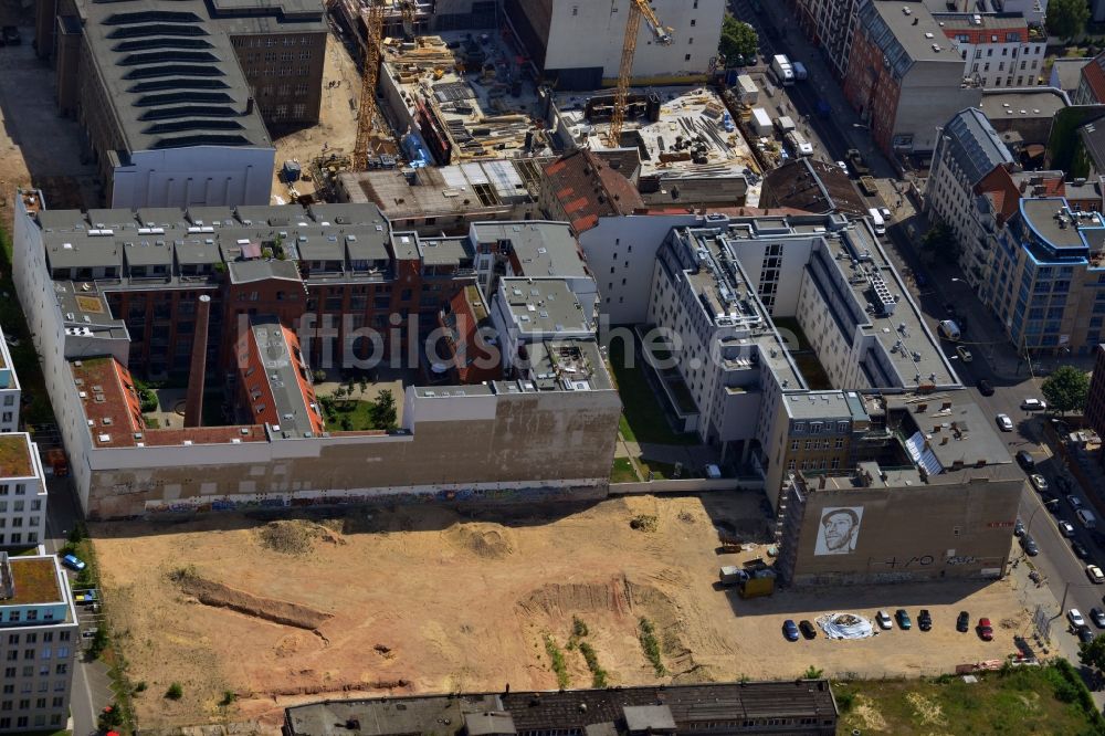 Berlin von oben - Baufläche zum Wohnungsneubauprojekt The Mile in Berlin-Mitte