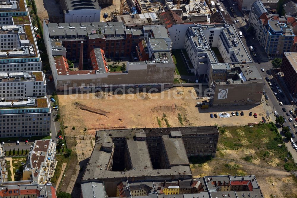 Berlin aus der Vogelperspektive: Baufläche zum Wohnungsneubauprojekt The Mile in Berlin-Mitte