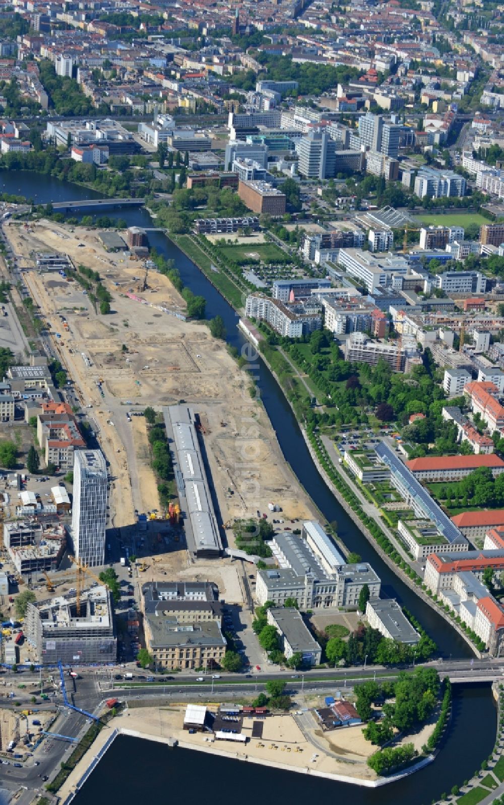 Luftbild Berlin - Baugeschehen auf dem Entwicklungsgebiet Europacity an der Heidestraße am Spreeufer im Ortsteil Moabit in Berlin - Mitte