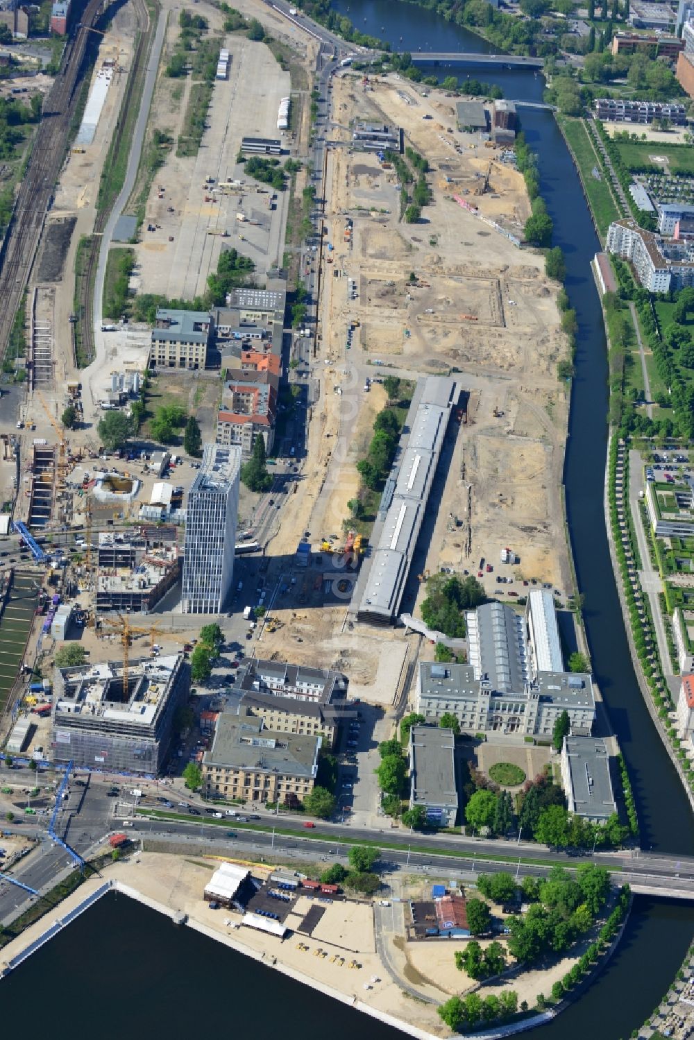 Luftaufnahme Berlin - Baugeschehen auf dem Entwicklungsgebiet Europacity an der Heidestraße am Spreeufer im Ortsteil Moabit in Berlin - Mitte