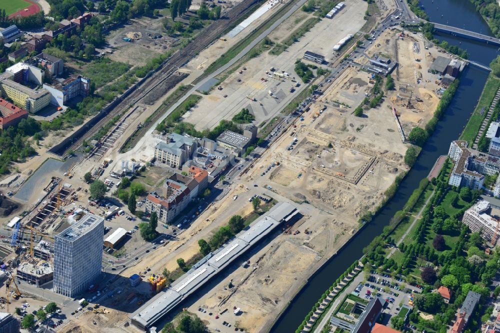 Luftaufnahme Berlin - Baugeschehen auf dem Entwicklungsgebiet Europacity an der Heidestraße am Spreeufer im Ortsteil Moabit in Berlin - Mitte