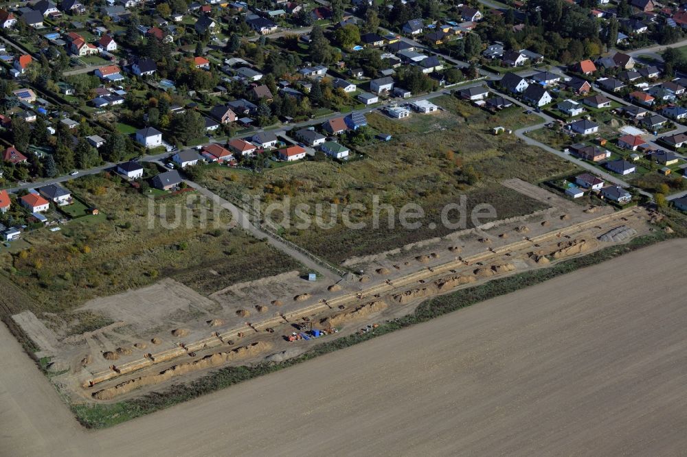 Stienitzaue von oben - Baugrund und Straßen- Bauarbeiten im Süden der Wohnsiedlung Stienitzaue im Bundesland Brandenburg