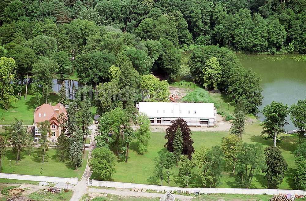 Eggersdorf / Brandenburg aus der Vogelperspektive: Baugrundstück am See südwestlich des Flugplatzes Eggersdorf