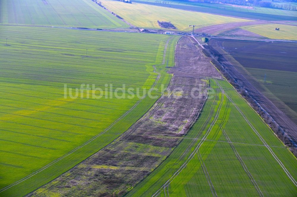 Meilendorf von oben - Bauland des künftigen Straßenverlauf der B6n in Meilendorf im Bundesland Sachsen-Anhalt, Deutschland