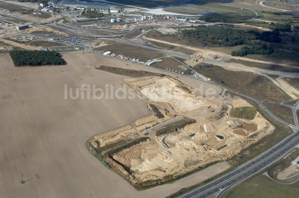 Luftaufnahme Schönefeld - Baulogistik am Neubaufeld zum Flughafen Berlin-Schönefeld BBI (SXF)